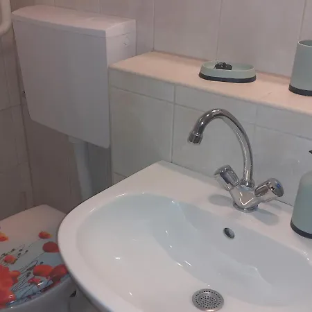 Liliom Apartman Apartament Héviz