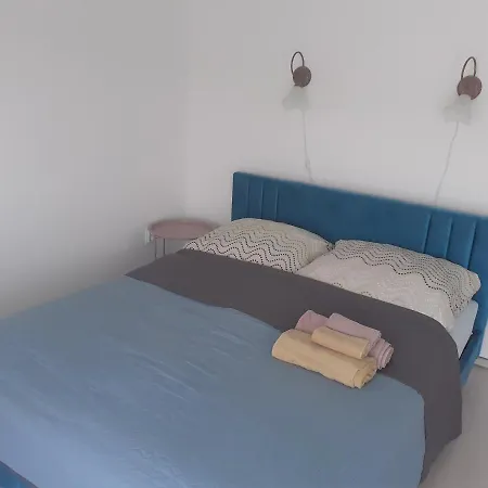 Liliom Apartman Apartamento *