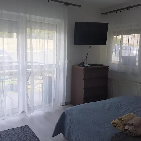 Liliom Apartman Apartamento