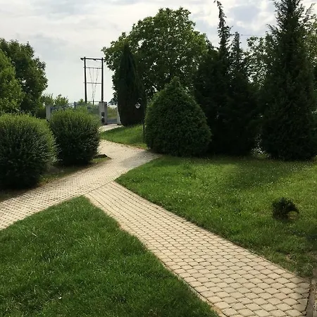 Liliom Apartman *